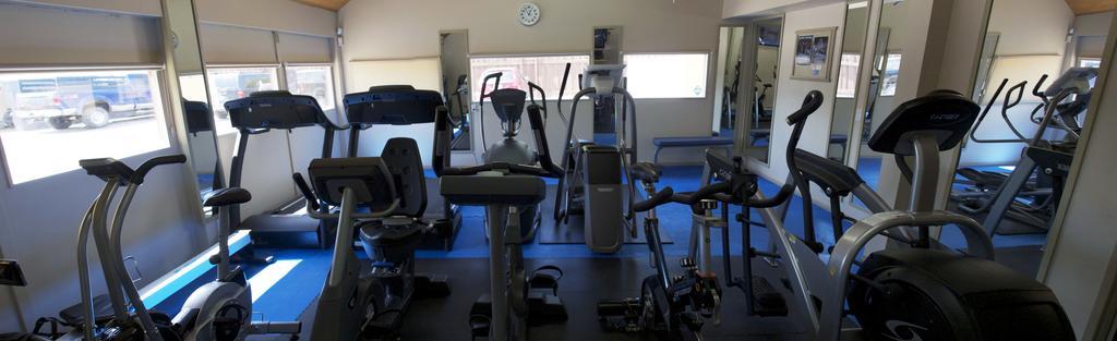 Ypc Fitness & Accomodations Invermere Habitación foto