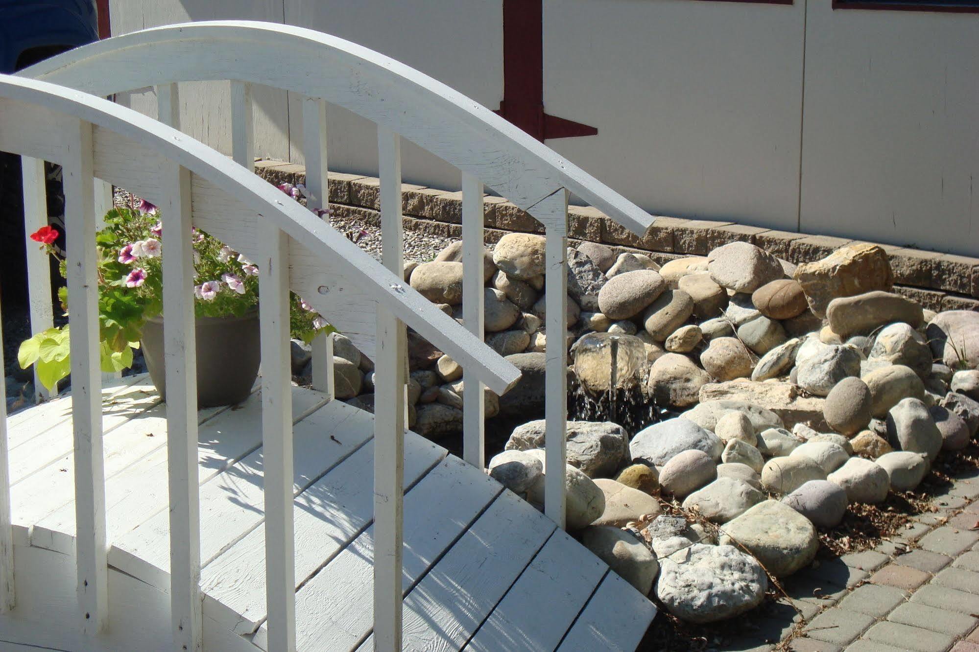 Ypc Fitness & Accomodations Invermere Exterior foto